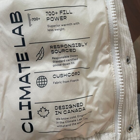 Aritzia Puffer coat - Picture 3 of 4